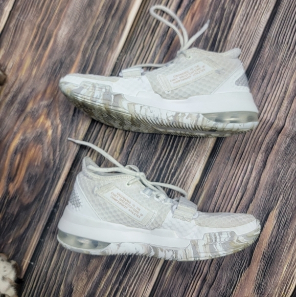 Mens size 8 Nike Air Force Max LowWhite Gold - Picture 3 of 6